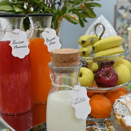 Regina Margherita Nocleg ze śniadaniem Neapol